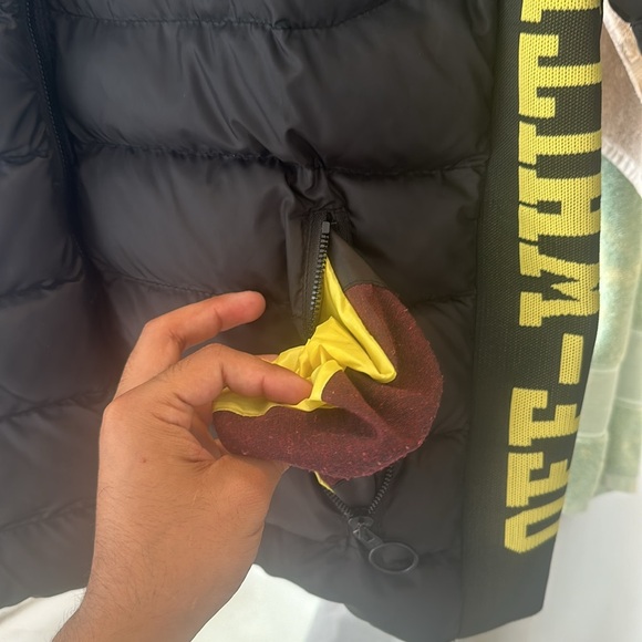 Off-White Black and Yellow Puffer (100% Authentic) Extremely Rare Size M(Slim L) - Picture 6 of 13